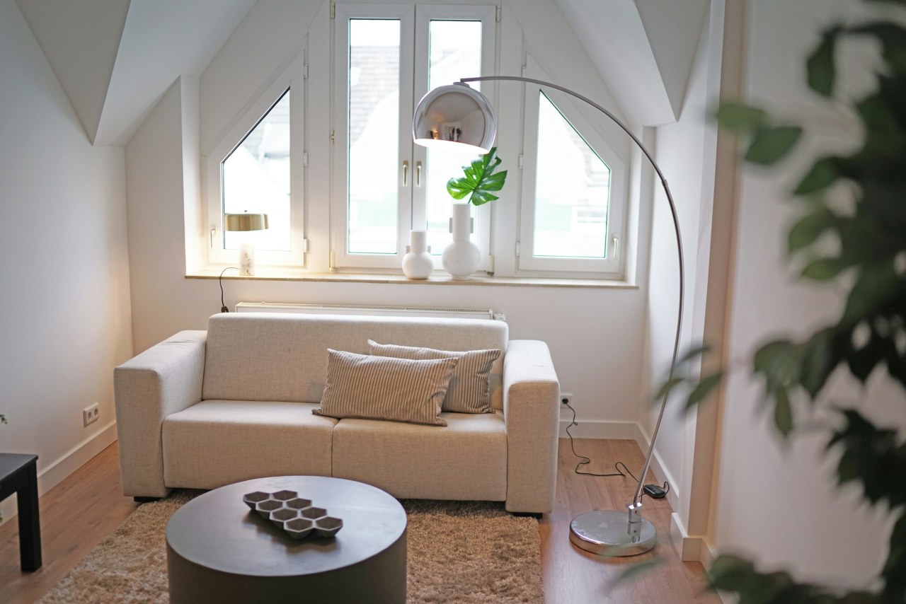 Как выбрать декоративные подушки: советы по сочетанию стиля и комфорта