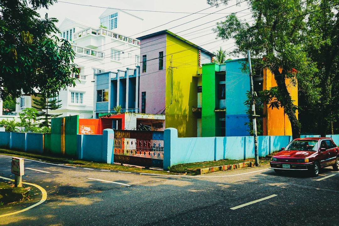 Які кольори для стін у квартирі будуть актуальні у 2025 році: поєднання та приклади