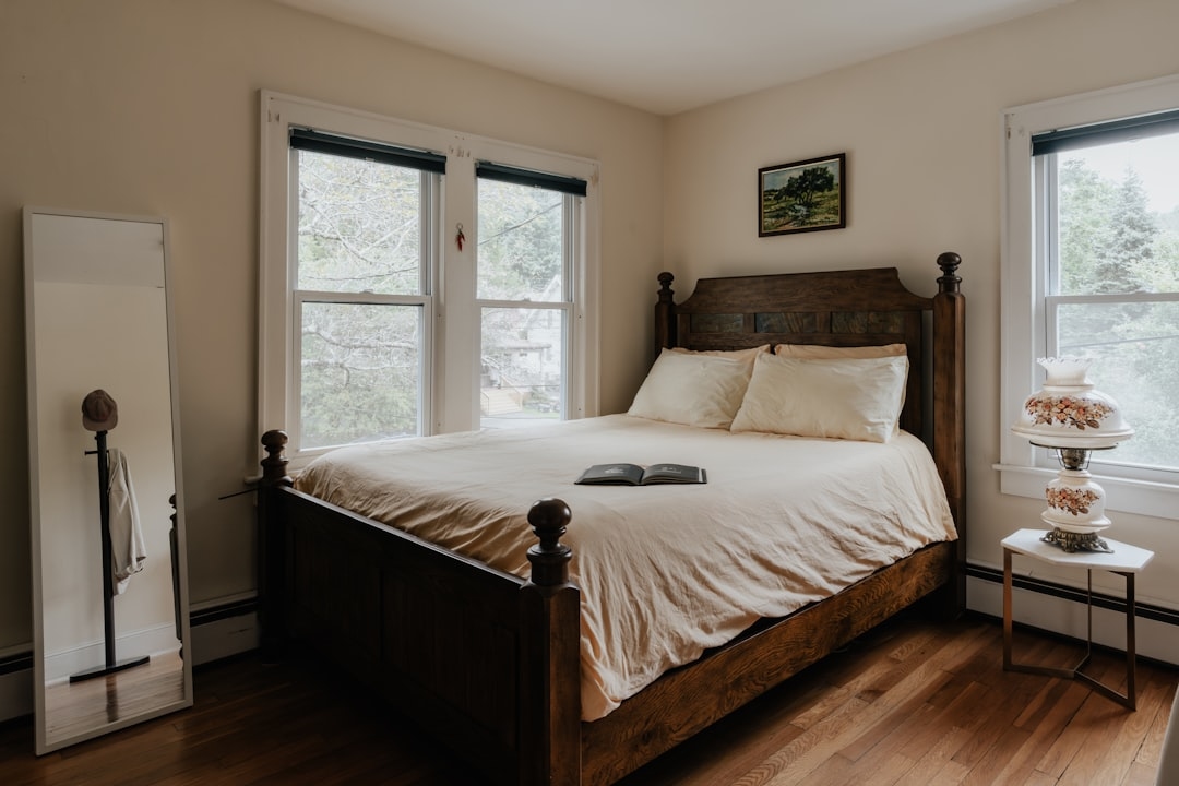 Як правильно вибрати килим для спальні: основні критерії та рекомендації